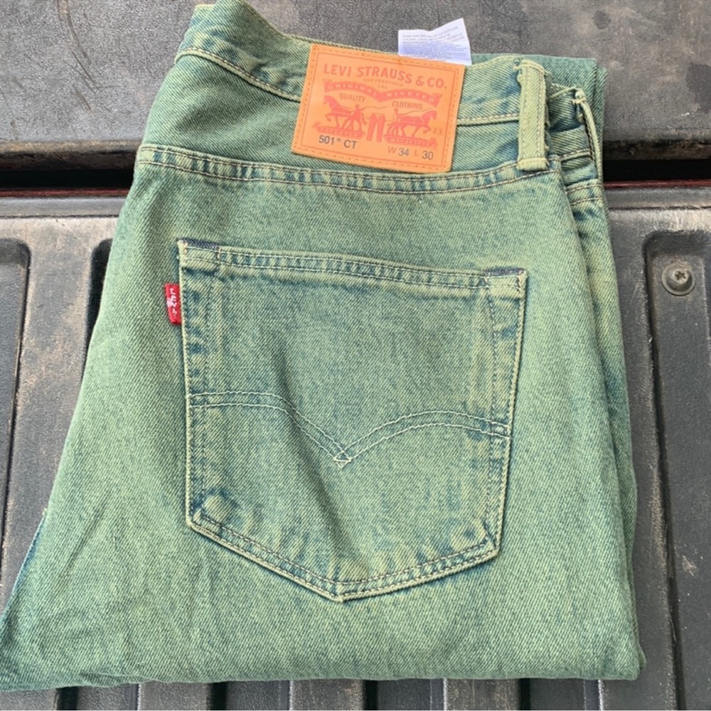 Men Levi Jean size 34x30 style 501